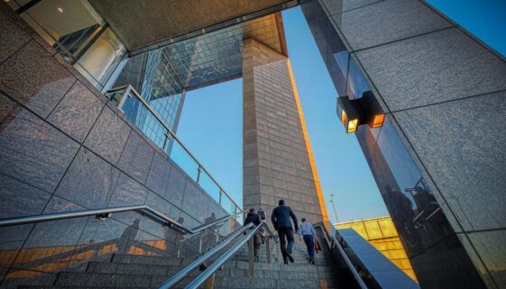 stairs building businessmen 6133971