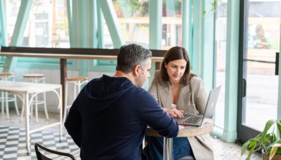 Asertywność w negocjacjach - jak postawić na swoim bez agresji