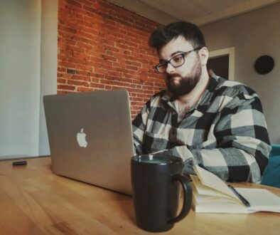 Mądre odkładanie zadań - jak radzić sobie z prokrastynacją w pracy zdalnej